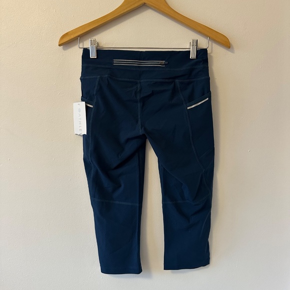 NWT Athleta Dobby Be Free Knicker Capri Leggings | Size XS - Picture 6 of 11